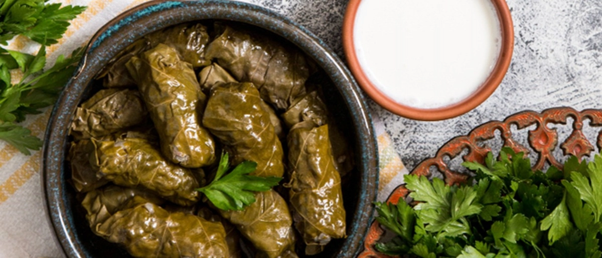 Sarma Nasıl Pişirilir? Kıymalı (Etli) Yaprak Sarması Nasıl Yapılır?