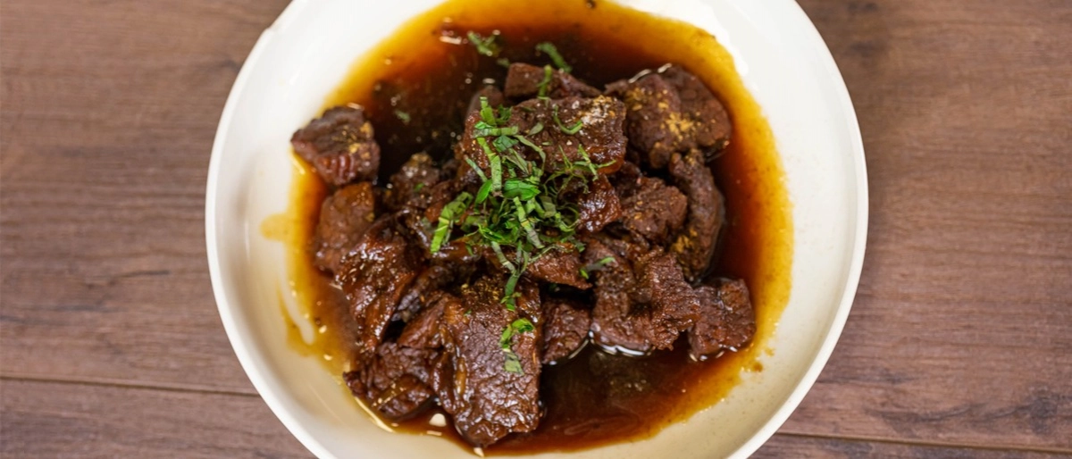 Tatlılı Et Yahnisi Nasıl Yapılır?