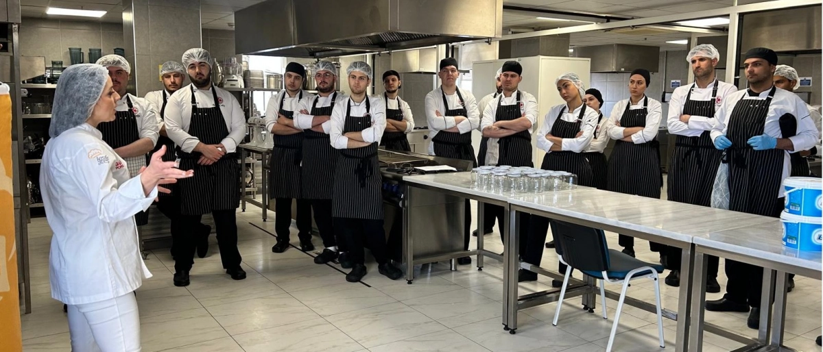 İzmir Kavram Meslek Yüksekokulu