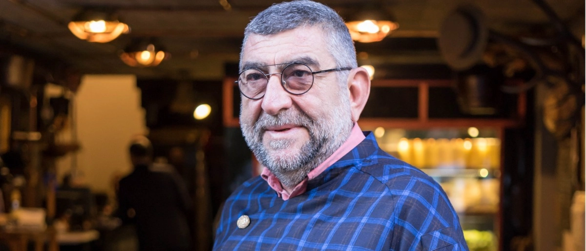 Ahmet Güzelyağdöken Kimdir?