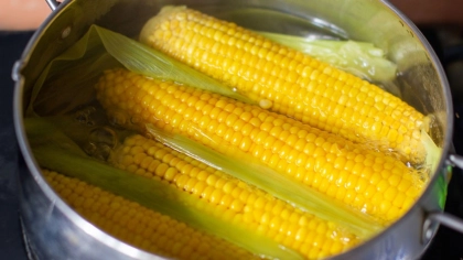 Mısır Nasıl Haşlanır? Taze Mısır Haşlamanın En Pratik ve Lezzetli Yöntemleri