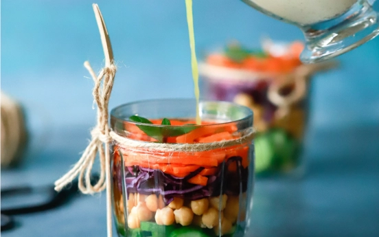 Kefir Soslu Pratik Salata Tarifi