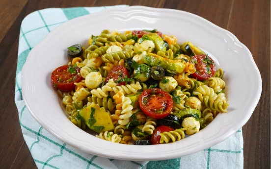 Renkli Soğuk Makarna Tarifi