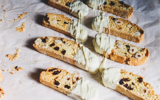Fındıklı Beyaz Çikolatalı Biscotti Tarifi