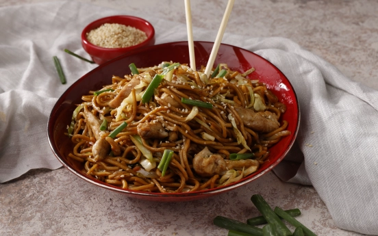 Tavuklu ve Sebzeli Noodle Tarifi