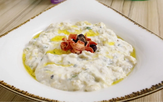 Ekşi Patlıcan Salatası Tarifi