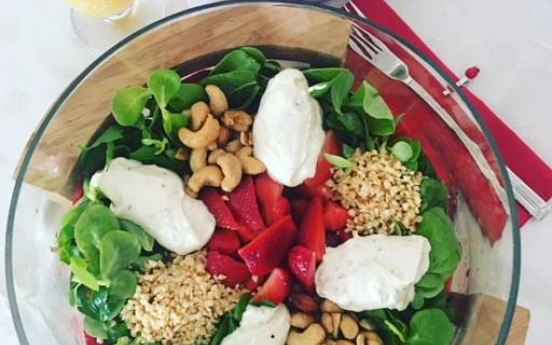 Çilekli Semizotu Salatası Tarifi