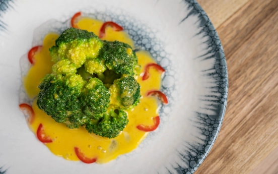 Hollandez Soslu Brokoli Salatası Tarifi