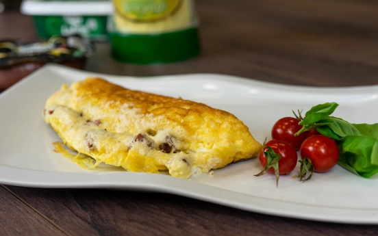 Sucuklu ve Labneli Bulut Omlet Tarifi