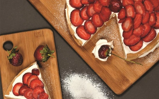 Bol Çilekli Pasta Tarifi