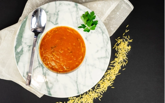 Arpa Şehriyeli Domates Çorbası Tarifi