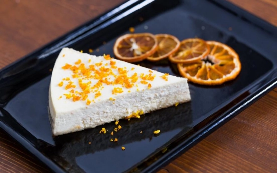 Portakallı ve Ekşi Kremalı Cheesecake Tarifi