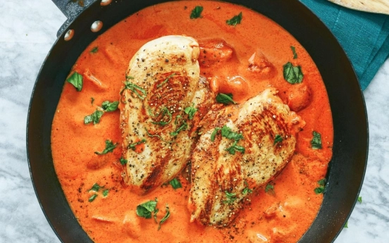 Domates Soslu Piliç Tarifi