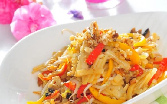 Sebzeli Cevizli Erişte Tarifi