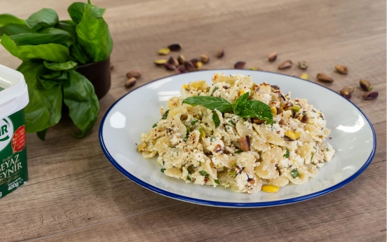 Girit Ezmeli Soğuk Makarna Tarifi