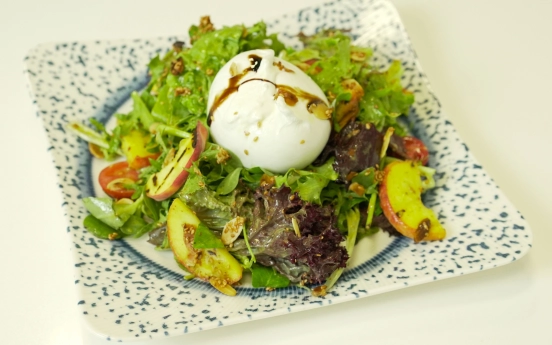 Izgara Şeftalili Yaz Salatası Tarifi