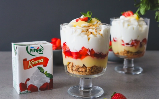 Limonlu Çilekli Parfe Tarifi