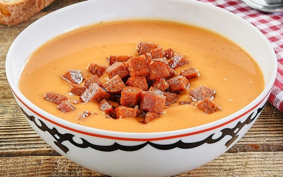 Sucuklu Tarhana Çorbası Tarifi