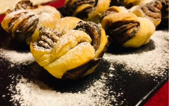 Çikolatalı Milföy Burma Tarifi