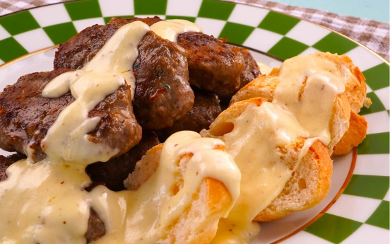 Pratik Krema Soslu Lokum Köfte Tarifi