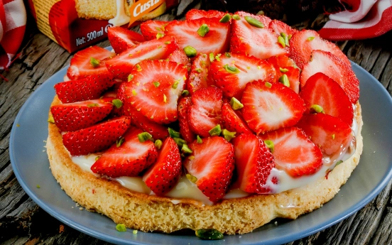 Çilekli Tart Tarifi