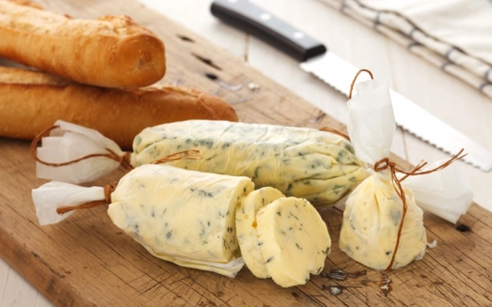 Taze Otlu Sarımsaklı Tereyağı Tarifi