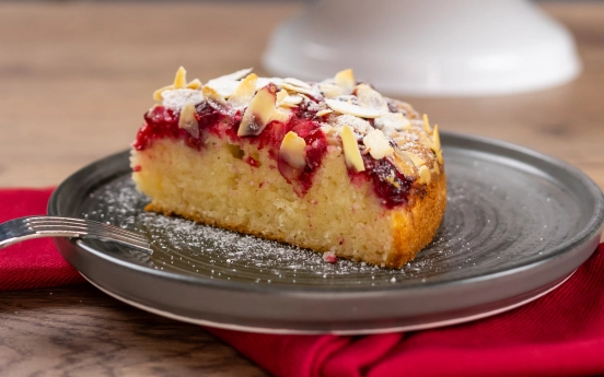 Meyveli Bademli Kek Tarifi