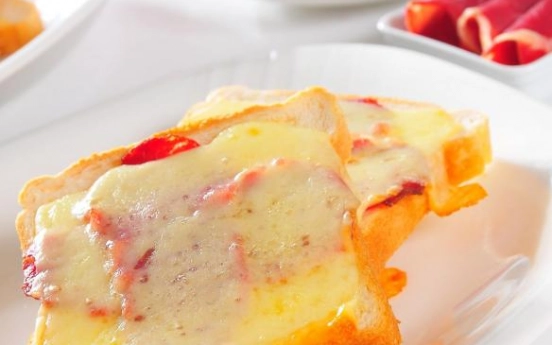 Pastırmalı Kaşarlı Tost Pizza Tarifi