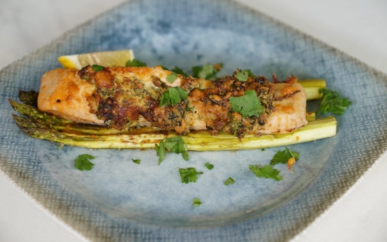 Fırında Kuşkonmazlı Somon Tarifi