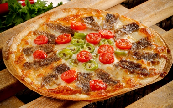 Kavurmalı Kolay Pizza Tarifi