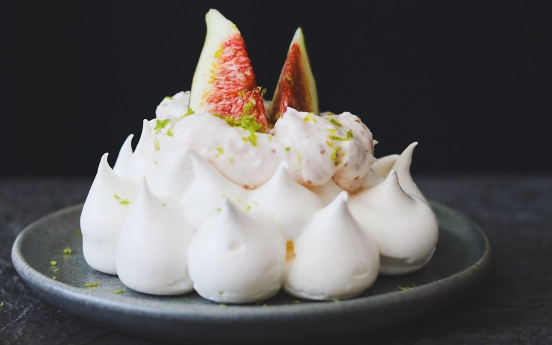 İncir Kremalı Mini Pavlova Tarifi