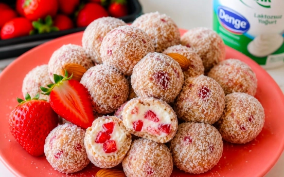 Çilekli Cheesecake Topları Tarifi