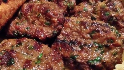 Patlıcan ve Biber Ezmeli Köfte Tarifi