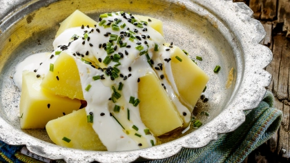 Yoğurtlu Patates Salatası Tarifi