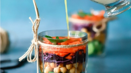 Kefir Soslu Pratik Salata Tarifi