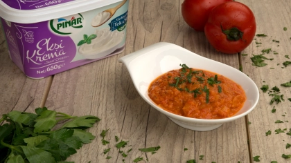 Ekşi Kremalı Domates Sos Tarifi