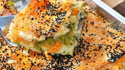 Burgu Makarnalı Peynirli Börek Tarifi