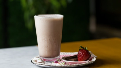 Çikolatalı ve Çilekli Milkshake Tarifi