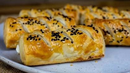 Taze Peynirli Milföy Börek Tarifi