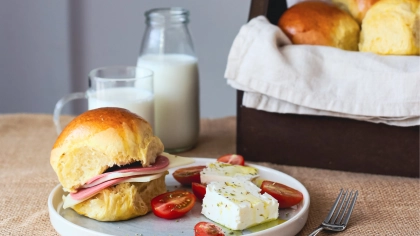 Milchbrötchen Tarifi