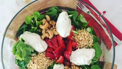 Çilekli Semizotu Salatası Tarifi