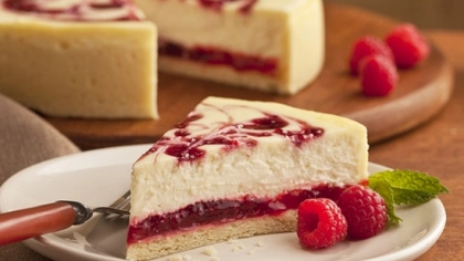 Ahududu Soslu Cheesecake Tarifi