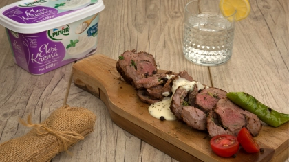 Ekşi Krema Soslu Roastbeef Tarifi