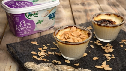 Bademli Ekşi Kremalı Sütlaç Tarifi