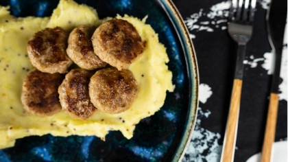 Hardallı Patates Püreli Cızbız Köfte Tarifi