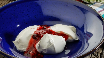 Kırmızı Meyveli Panna Cotta Tarifi