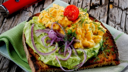 Avokadolu Scramble Yumurta Tarifi