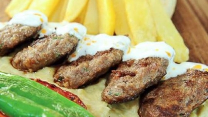 Patlıcan Beğendili Izgara Köfte Tarifi