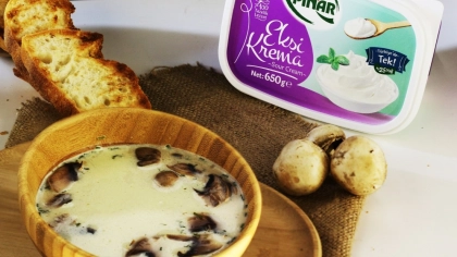 Ekşi Kremalı Mantar Çorbası Tarifi