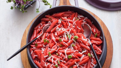 Pancar Suyunda Tam Buğday Unlu Penne Tarifi